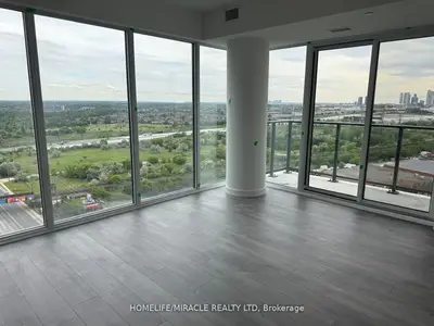 Common Element Condo in Vaughan