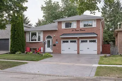 31 Crown Crescent, Bradford West Gwillimbury, On L3z 2m7