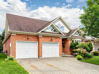 81 Arnies Chance 40, Whitchurch-stouffville, On L4a 1l7