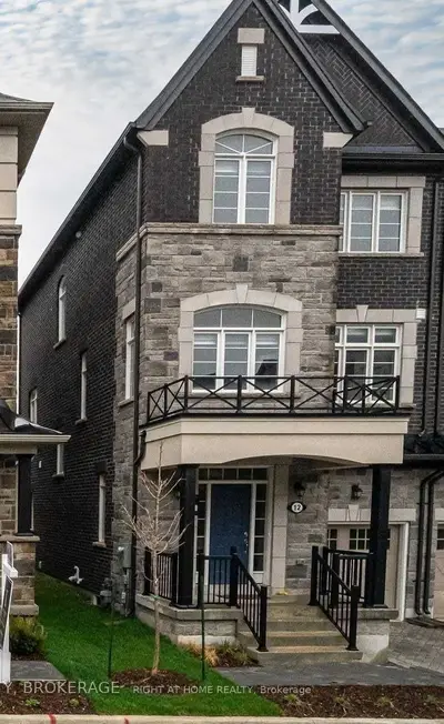 12 Globemaster Lane, Richmond Hill, On L4e 1h3