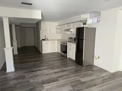 586 Sweetwater Crescent Basement, Newmarket, On L3x 1c1