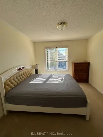 30 Baintree Street Rm1, Markham, On L6e 1g7