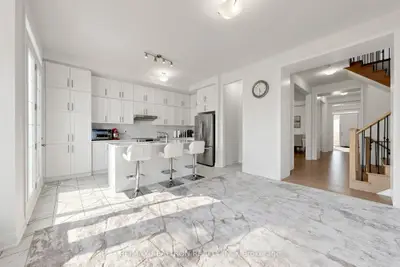 20 Fair Winds Lane, East Gwillimbury, On L9n 0v5