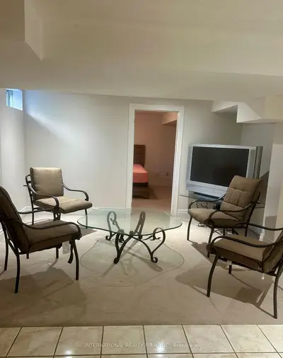 156 Jefferson Forest Drive Basement, Richmond Hill, On L4e 4k6