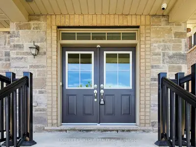 5 Manor Hampton Street, East Gwillimbury, On L9n 0r1