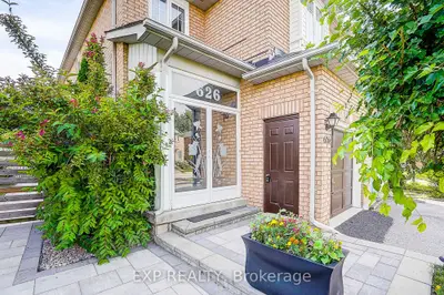 626 Walpole Crescent, Newmarket, On L3x 2b4