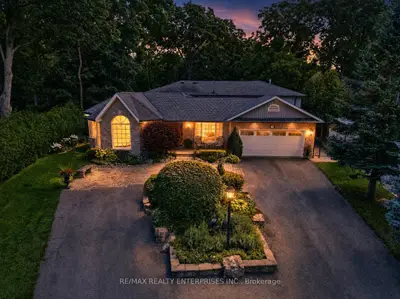 11 Christman Court, Markham, On L3p 3c7