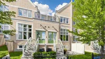 Condo Townhouse in Markham