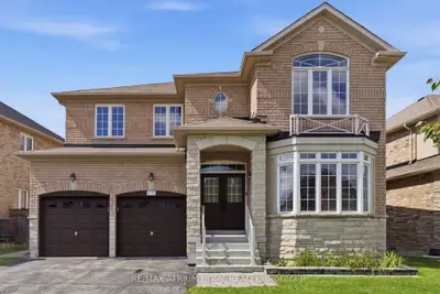 526 Mavrinac Boulevard, Aurora, On L4g 0h7