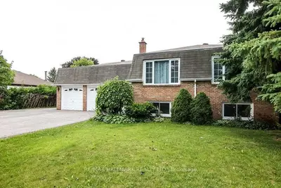1022 Janette Street, Newmarket, On L3y 3c5