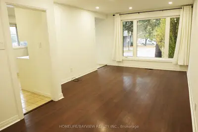 63 Newbury Drive Main, Newmarket, On L3y 4p9