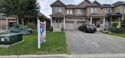 Semi-Detached in Whitchurch-Stouffville