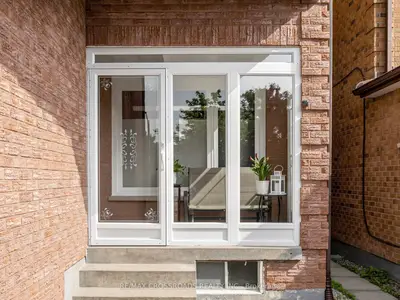 108 Anthony Lane, Vaughan, On L4k 3k8