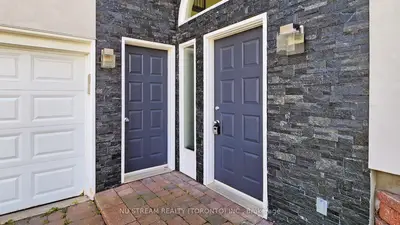 15 Bond Crescent, Richmond Hill, On L4e 3k2