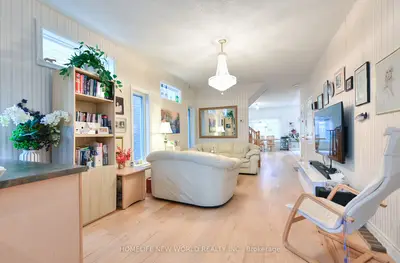 7 Fairlawn Avenue, Markham, On L6c 2e7