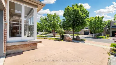 74 Victoria Wood Avenue, Markham, On L6e 1k2