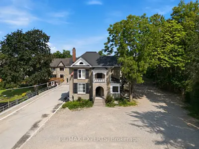 Detached in King
