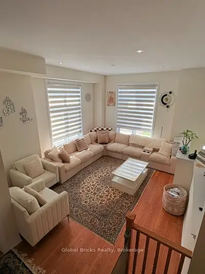 64 Seine Lane E, Richmond Hill, On L4e 3r9