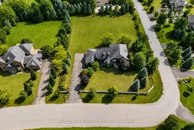 43 Grayfield Drive, Whitchurch-stouffville, On L4a 0b1