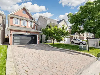 48 Oxfordshire Street, Markham, On L6c 2z8