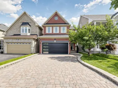 48 Oxfordshire Street, Markham, On L6c 2z8