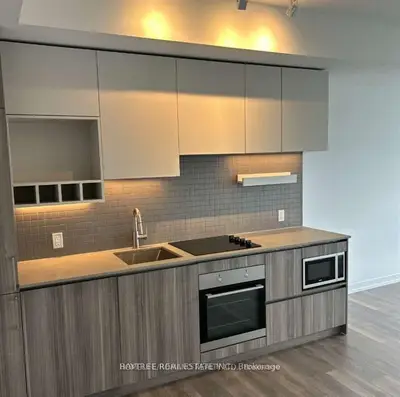 Condo Apartment in Vaughan
