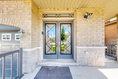 44 Dame Gruev Drive, Markham, On L6e 0m4