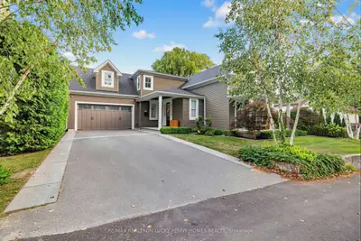11 Victoria Avenue, Markham, On L3r 1r8