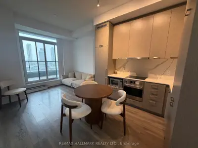 Condo Apartment in Vaughan