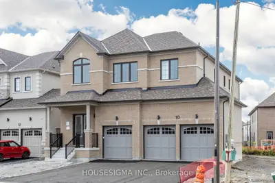 10 Max Bulmer Court, Georgina, On L3x 3j9