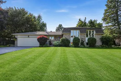 Detached in Essa