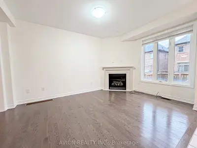 124 Wilfred Murison Avenue, Markham, On L6c 0s9
