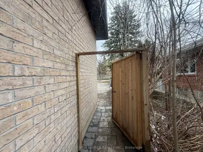 19 Honeybourne Crescent Bsmt, Markham, On L3p 1p4