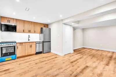 986 Srigley Street Unit C, Newmarket, On L3y 1y3