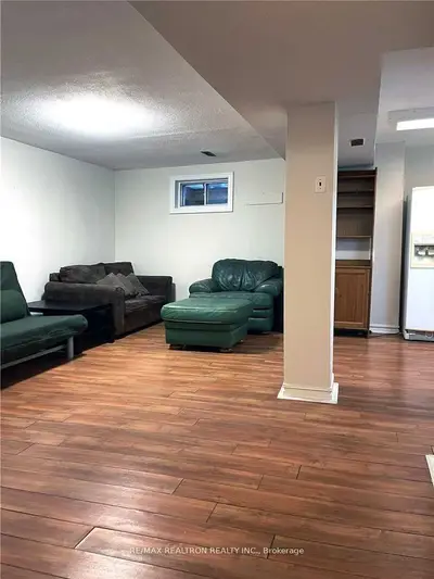 20 Mcnairn Court Bsmt, Richmond Hill, On L4c 5x1
