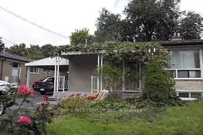 211 Beechy Drive Main, Richmond Hill, On L4c 2x6