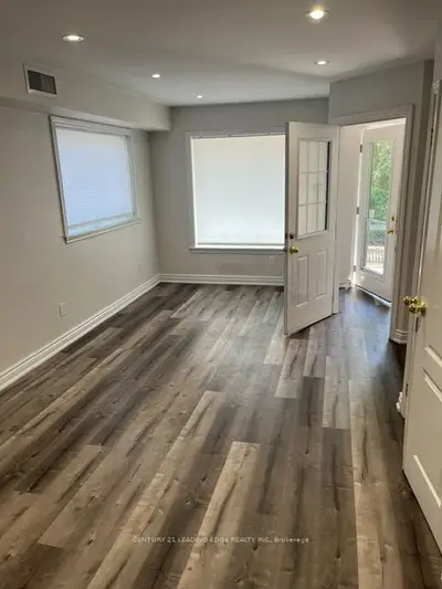 6397 Main Street, Whitchurch-stouffville, On L4a 1g4