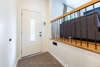 20 Sanderson Crescent, Richmond Hill, On L4c 5l4