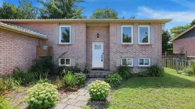 8 Mccarthy Crescent, Essa, On L0m 1b3