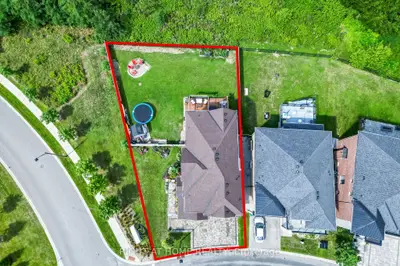 2 Cottonwood Hollow Court, Aurora, On L4g 3l8