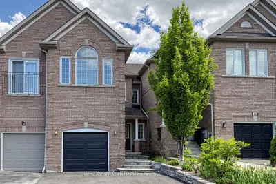 8a Casa Grande Street, Richmond Hill, On L4s 1r5