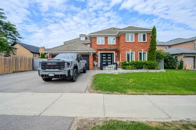 756 Kingsmere Avenue, Newmarket, On L3x 1k6