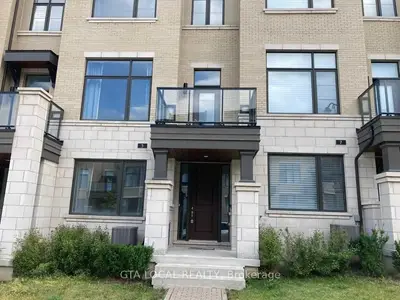 Att/Row/Townhouse in Vaughan