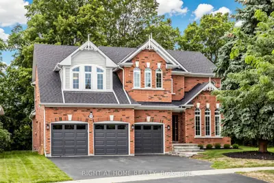 1019 Northern Prospect Crescent, Newmarket, On L3x 1n7