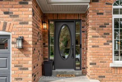 1019 Northern Prospect Crescent, Newmarket, On L3x 1n7