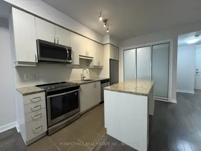 9201 Yonge Street Nw 208, Richmond Hill, On L4c 1h9