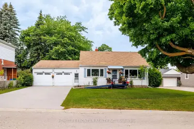 593 Watson Avenue, Newmarket, On L3y 2v2