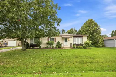 97 Damsel Circle, Georgina, On L0e 1r0