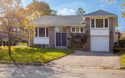 210 Harrygan Crescent, Richmond Hill, On L4c 4j1