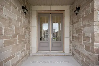 72 Silk Twist Drive, East Gwillimbury, On L9n 0w4